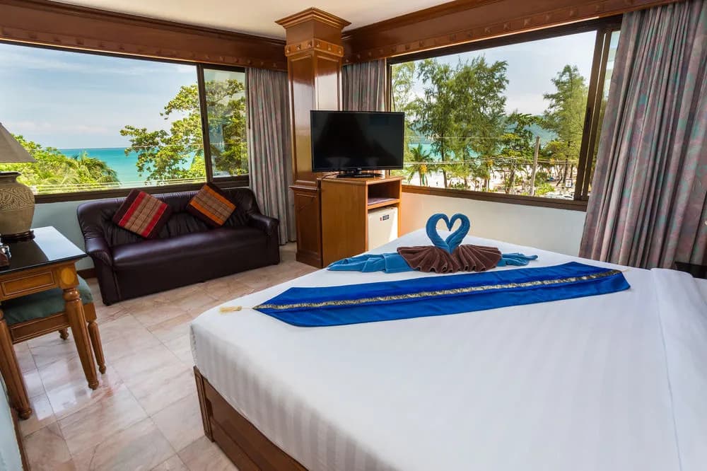 Patong Beach Bed and Breakfast - photo 2
