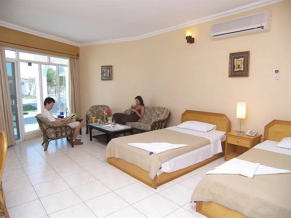 Holiday Beach Resort - photo 4