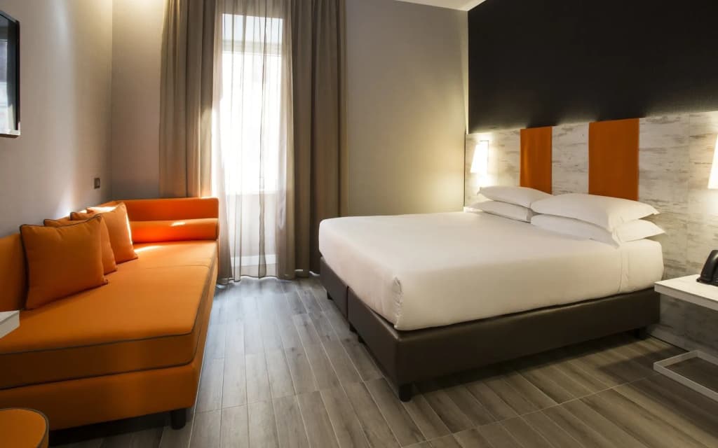The Guardian Hotel - photo 20