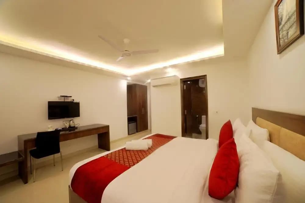 Hotel Peridot Near IGI Delhi Airport - photo 4