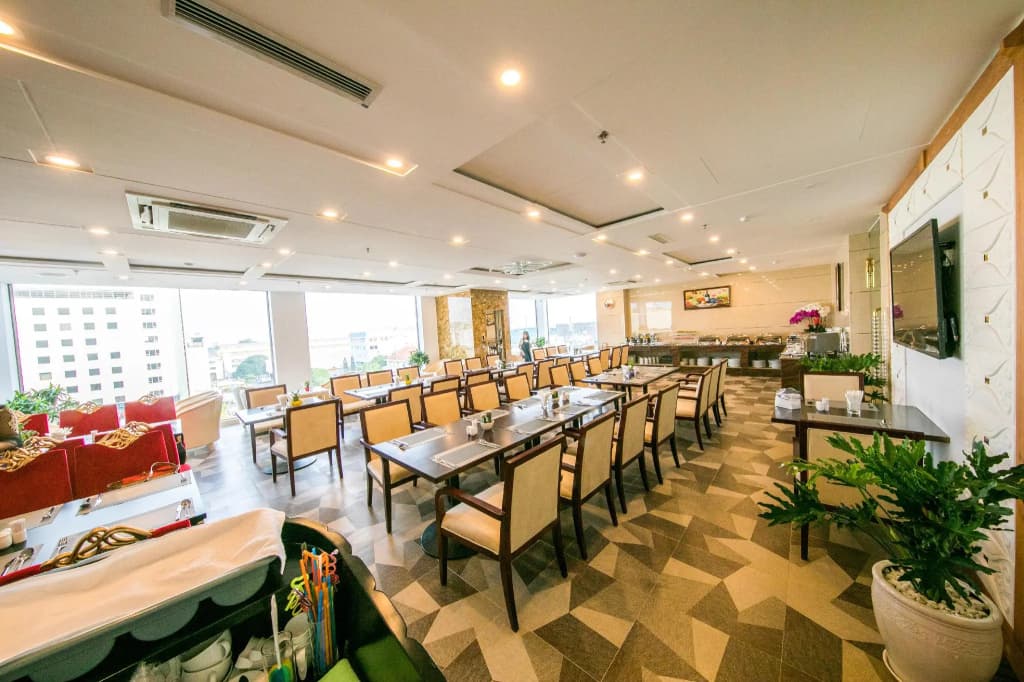 Le Saigon Hotel - photo 19