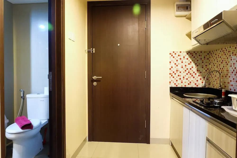 Modern Furnished Studio Apartment Near MT Haryono And Cawang - photo 9