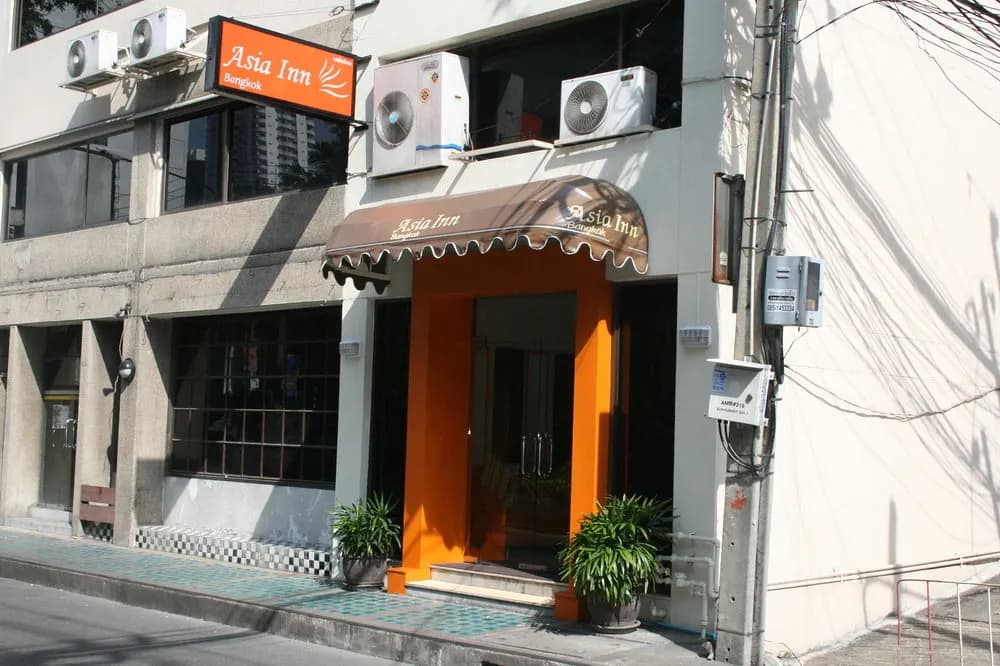 Bangkok Inn - photo 2
