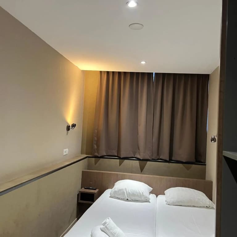 Hotel Blossoms - photo 29