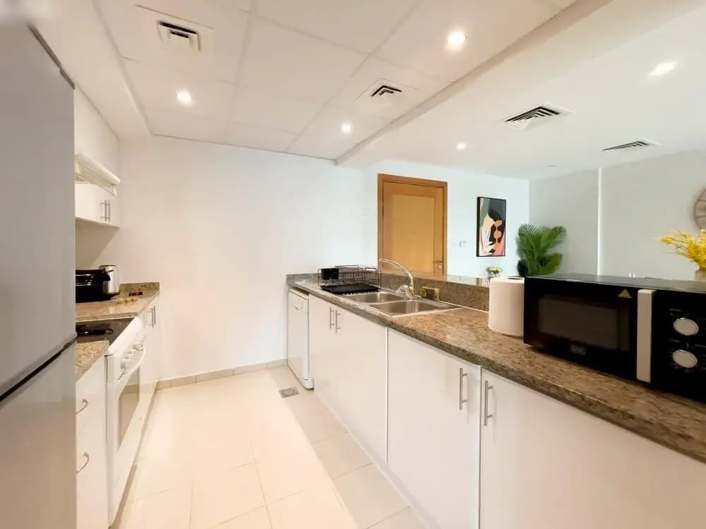 Spectacular 1BR Community View - photo 4