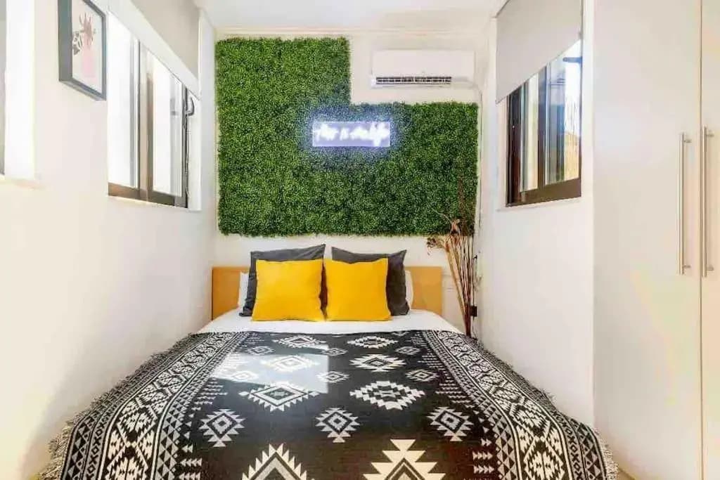 Downtown 22sqm Green Nest King-Size Bed - photo 1