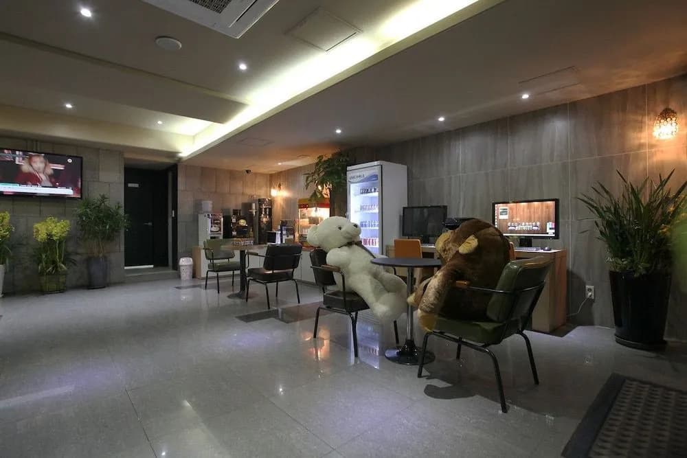 Max Hotel - photo 2