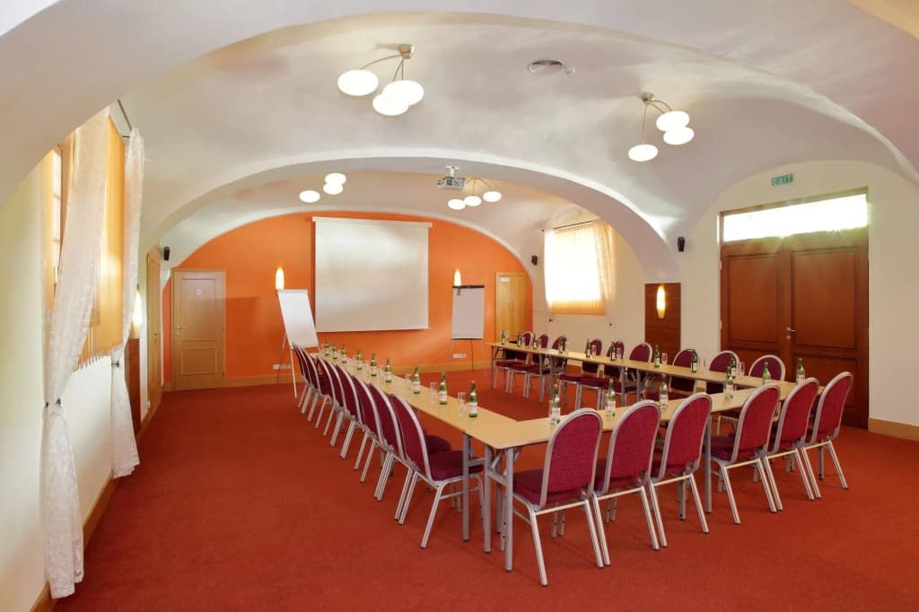 Hotel Chvalska Tvrz - photo 8