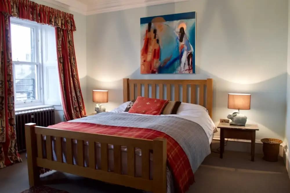 2 Bedroom West End Flat Sleeps 4 - photo 5