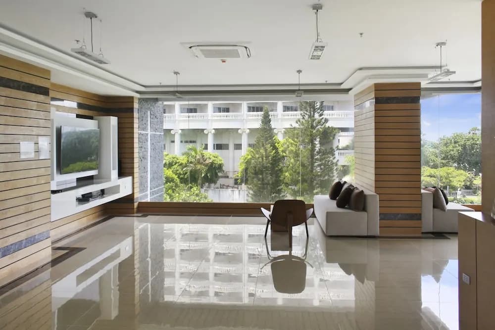 Wong Amat Tower - photo 7