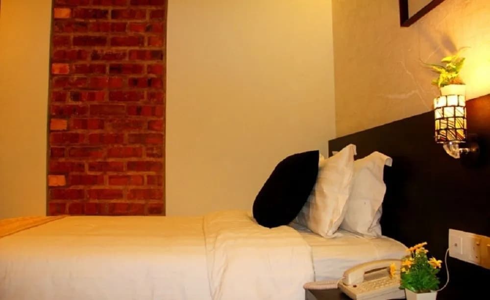 The Ninety Six Boutique Hotel - photo 3