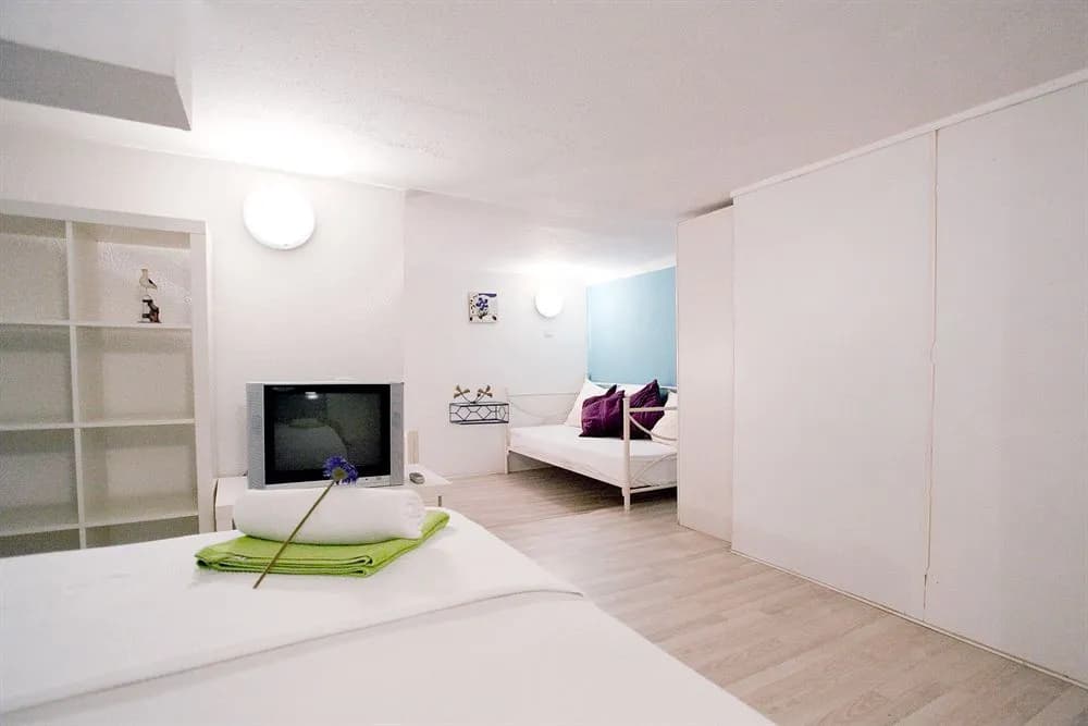 Budapest Easy Flats - Opera Apartments - photo 4