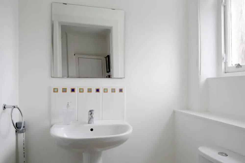 2 Bedroom Bruntsfield Apartment - photo 18