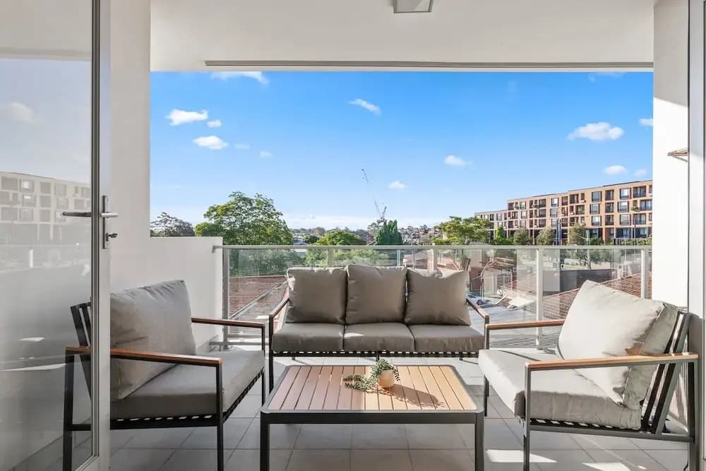 Bright 2-bed Apartment With Balcony & Garage - photo 6