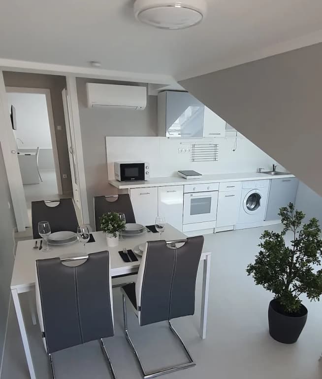Camille Apartments - photo 16