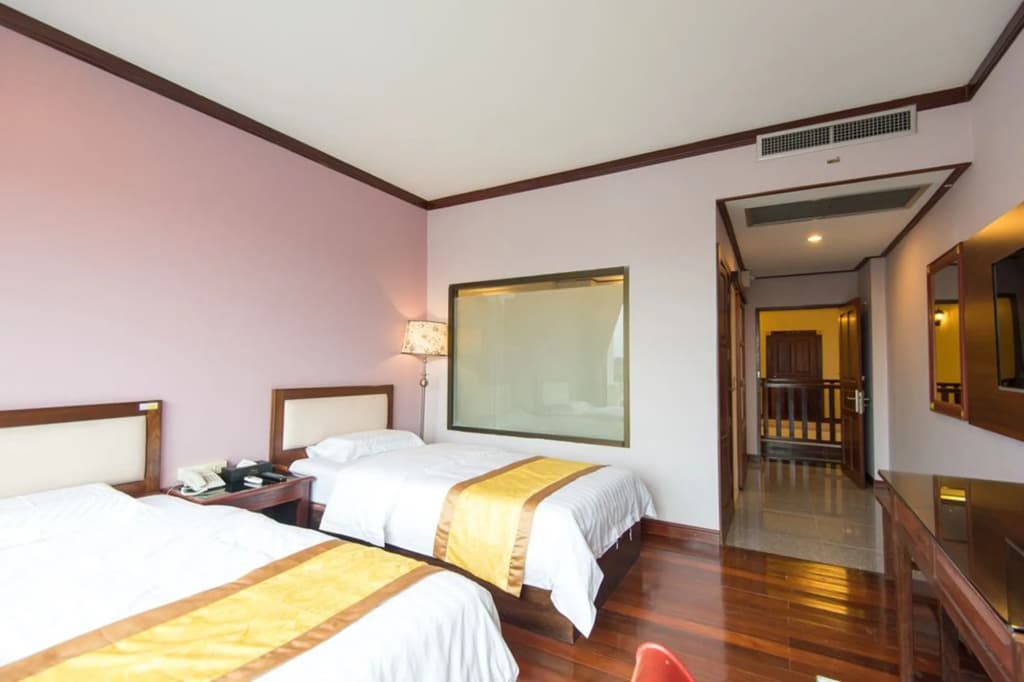 The President Hotel at Chokchai 4 - photo 5