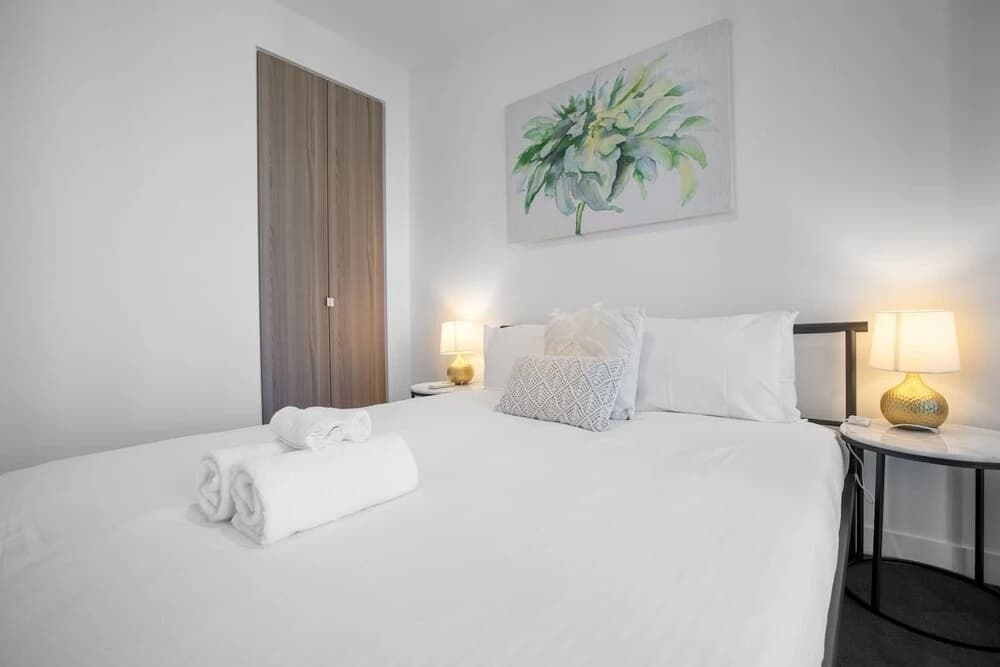 Charming Gem In Center Melbourne - photo 8