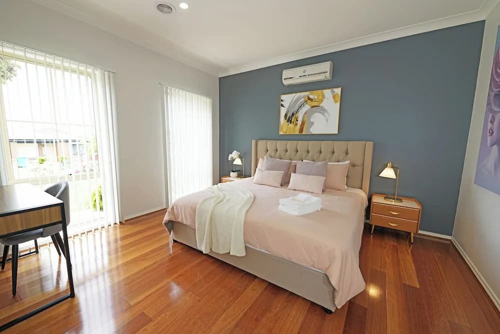 Hallam 5BRM Rental Entire House - photo 4