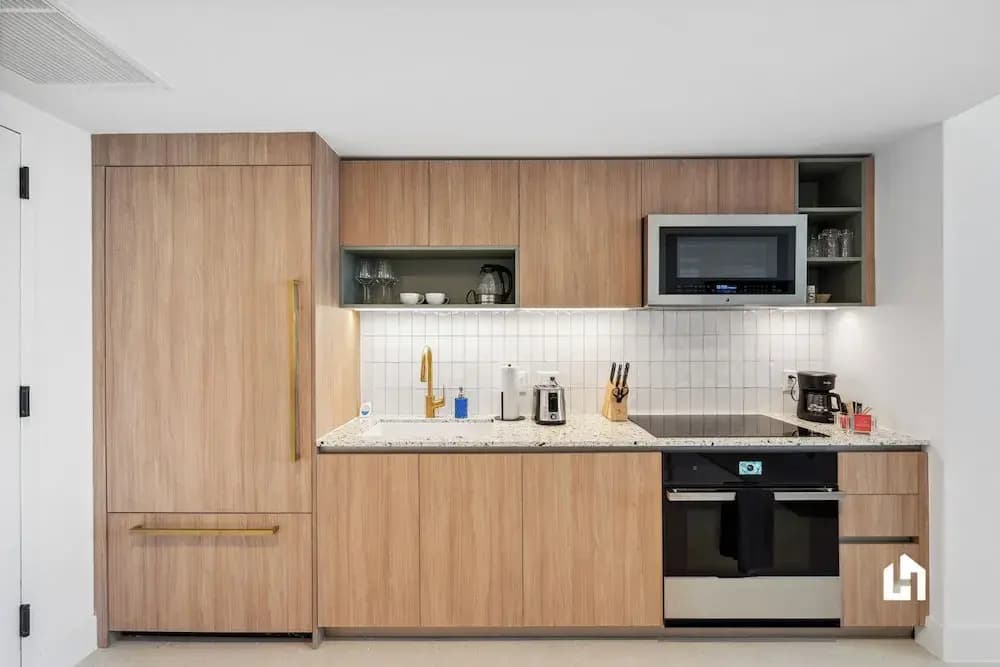 Stylish Apartments with Partial Ocean Views in Downtown - photo 44