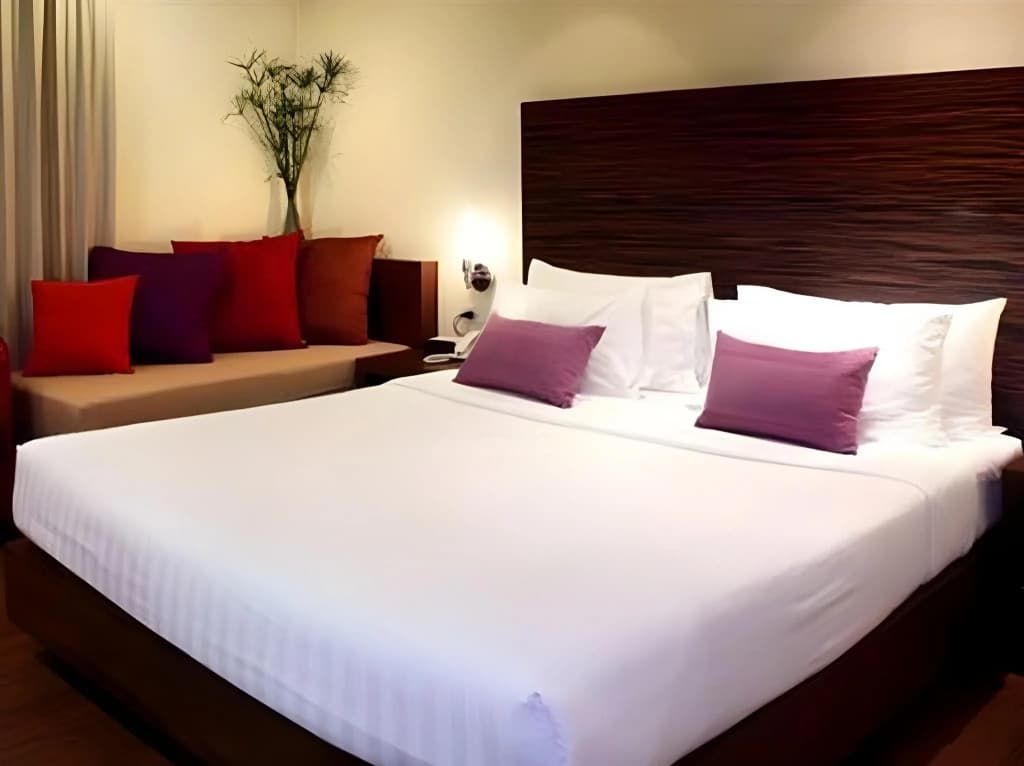 St. James Hotel - photo 3