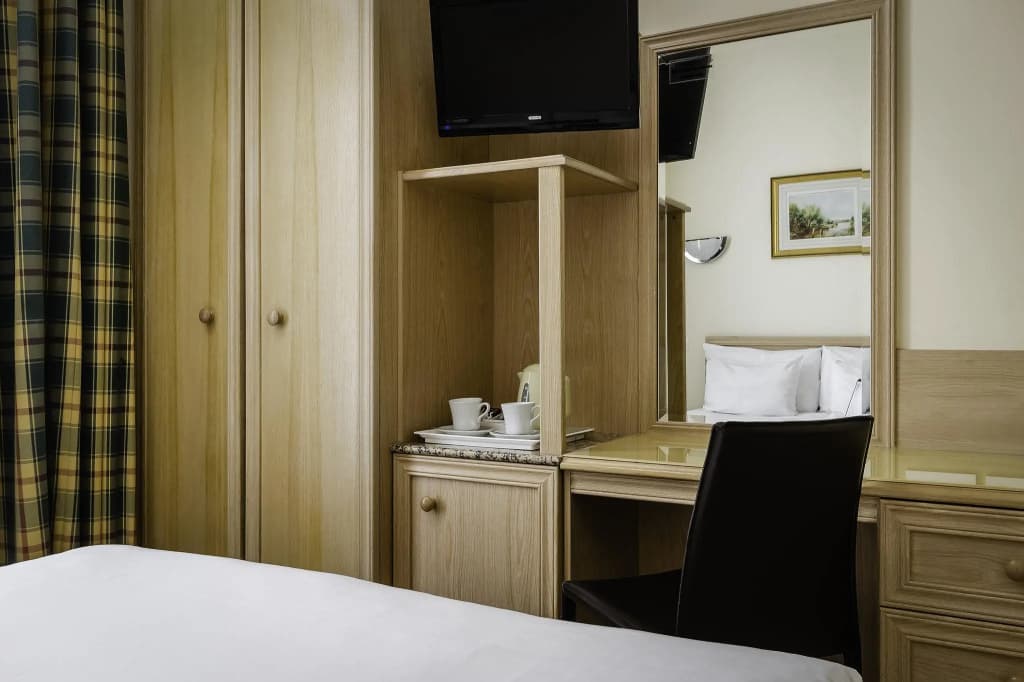 Hotel Henry VIII - photo 4