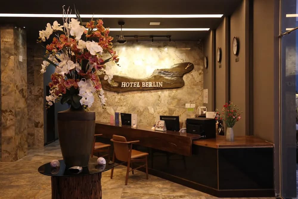 Hotel Berlin - photo 2