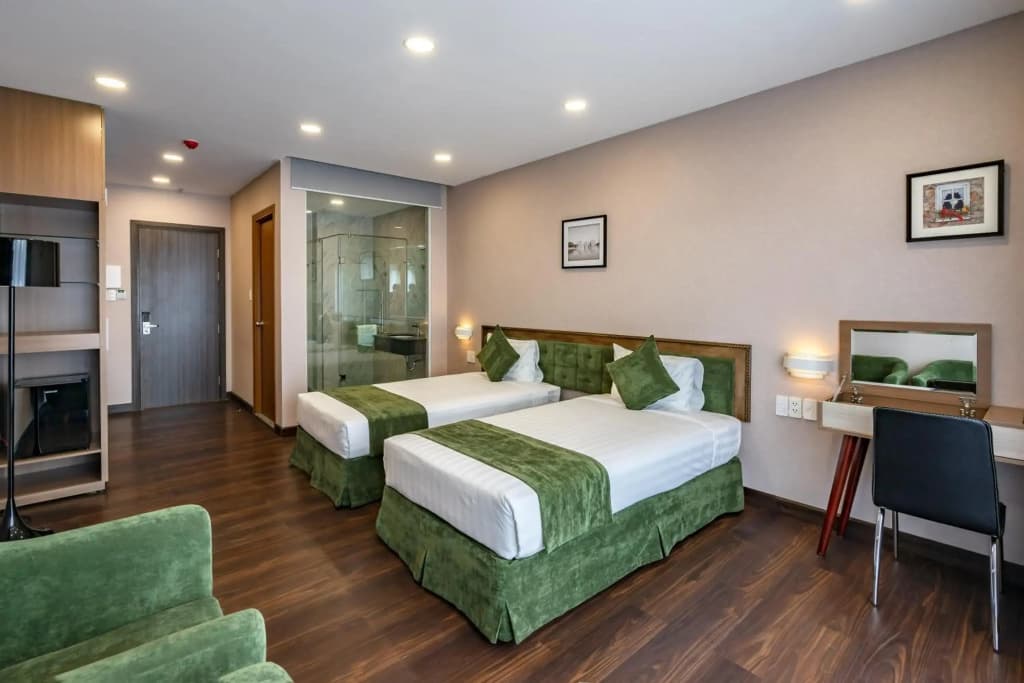 Emerald Central - photo 4
