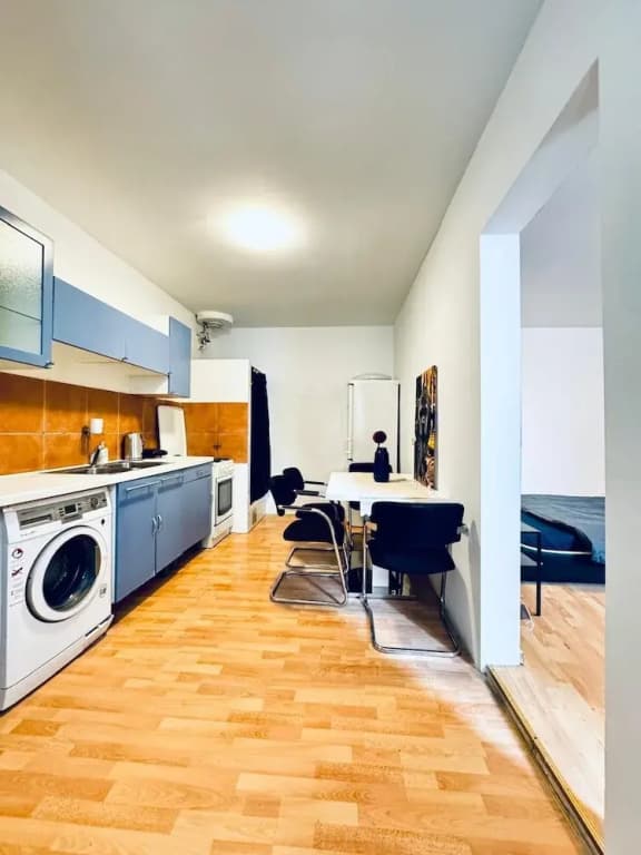 Bright 1BR Apartment Near Augarten - photo 13