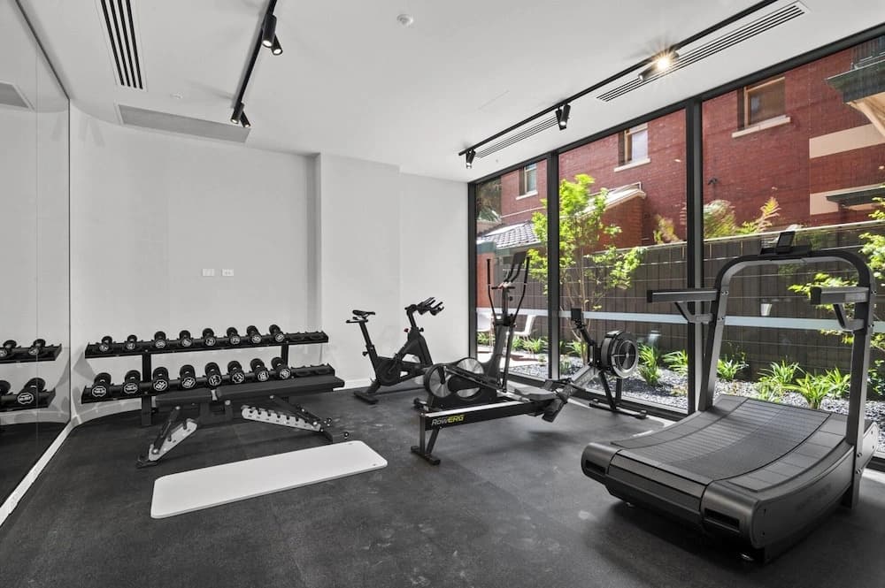 Brand New Apartment in Albert Park With Pool & Gym - photo 11