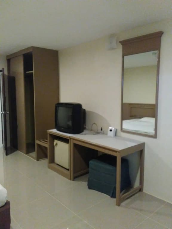 Tongpoon Hotel - photo 6