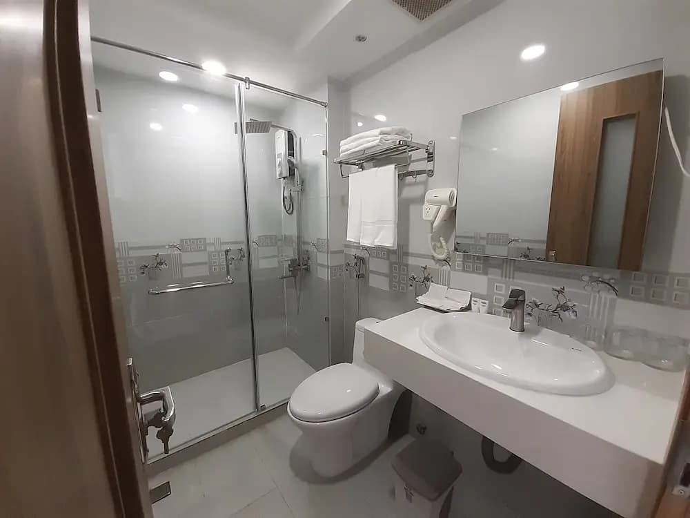 The Six Hotel - photo 9