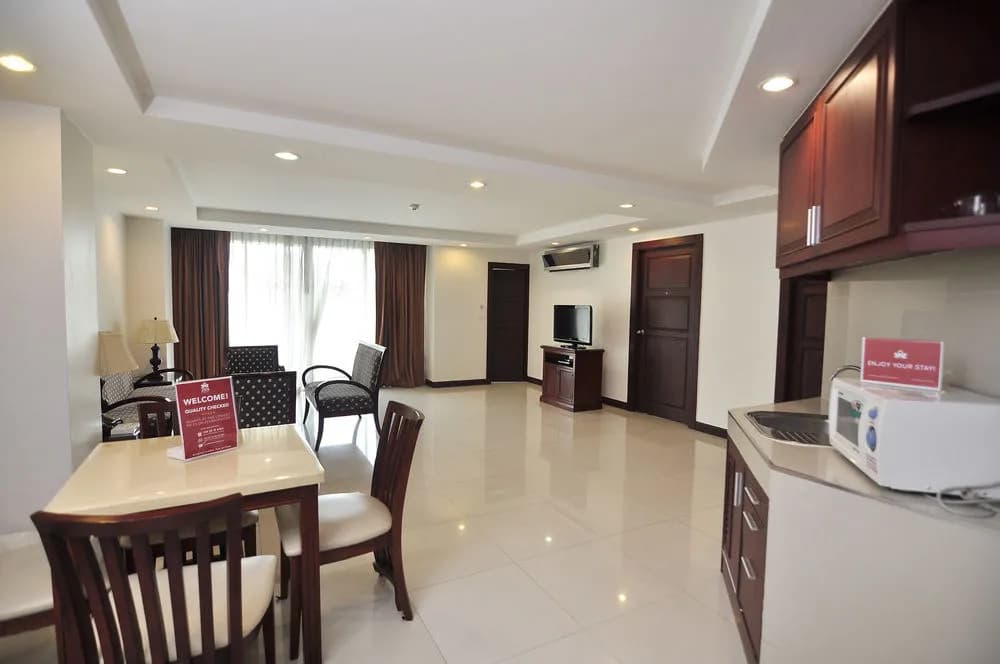 ZEN Rooms Sukhumvit Soi 3 - photo 13