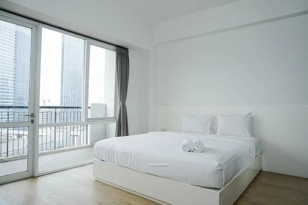 Spacious 3BR Ambassade Residences Apartment near Kuningan - photo 1