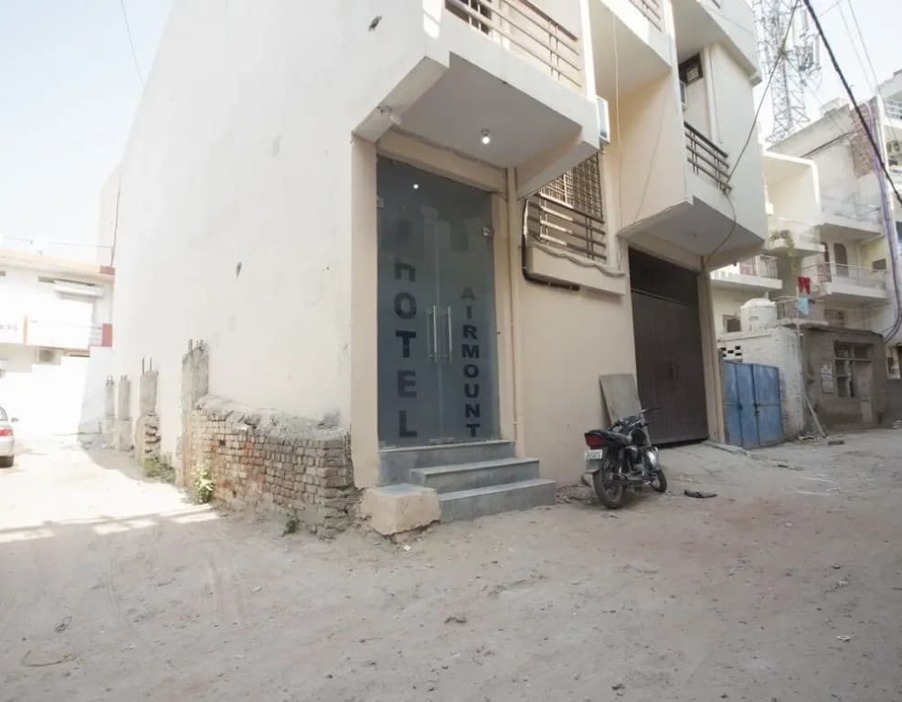 Hotel Mount Hill - photo 1