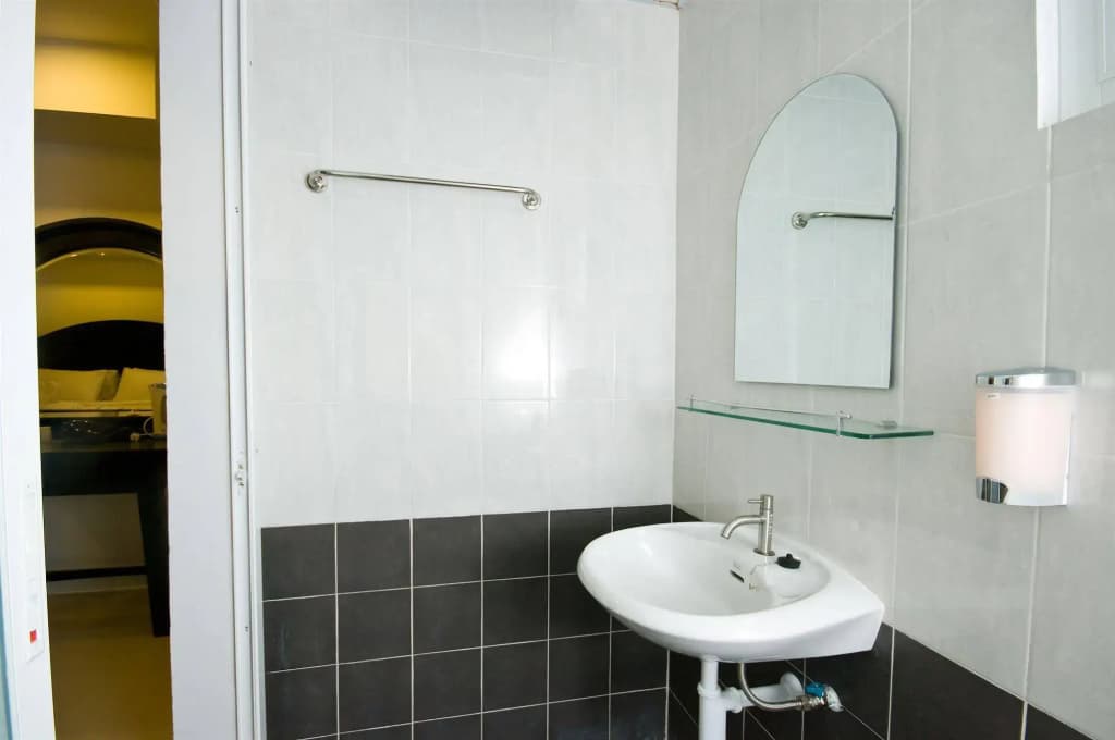 Burnt Oak - photo 7