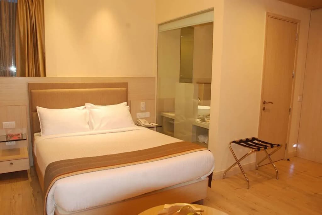Sarovar Portico Naraina Delhi - photo 22