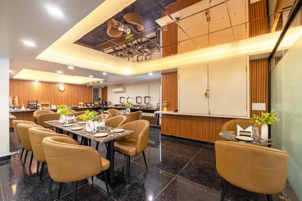 Saltstayz Premier - Paschim Vihar - photo 14