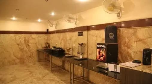 OYO Premium WEA Karol Bagh 2 - photo 11