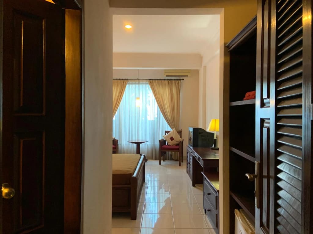 Nirwana Hotel Suites - photo 22