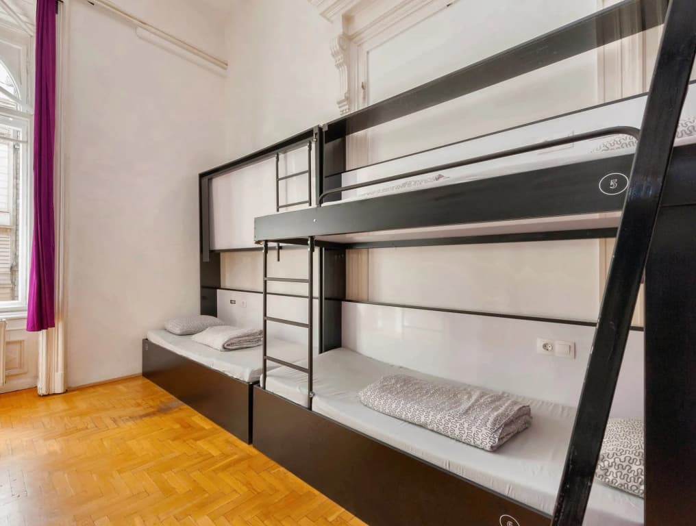 Adagio Hostel Basilica - photo 4