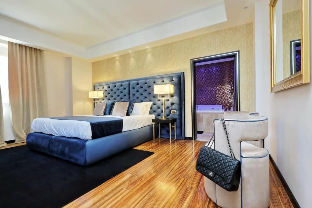Spanish Diamond Luxury Suites & Jacuzzi - photo 5
