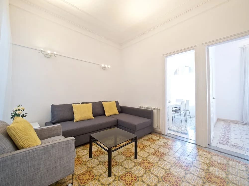 Gaudi Eixample Apartment - photo 11