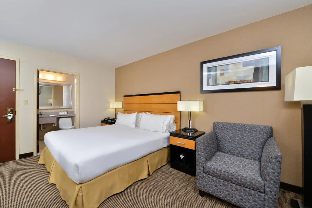 Holiday Inn Express Kennedy Airport - photo 4