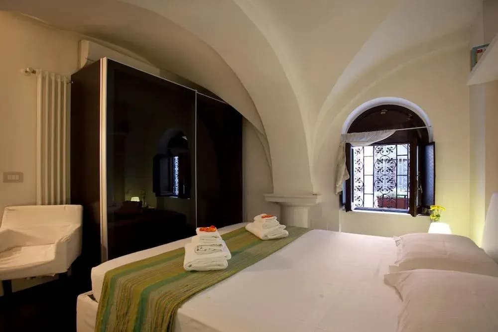 Colosseum Secret Apartment - photo 13