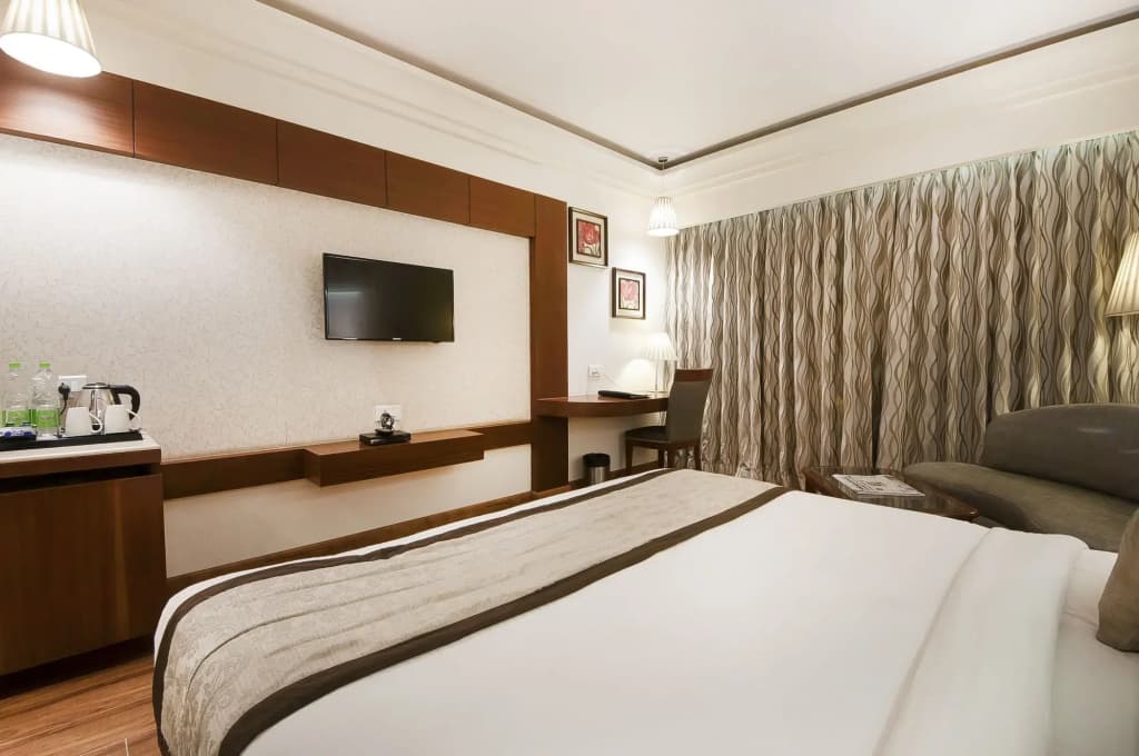 Hotel Regent Grand - photo 6