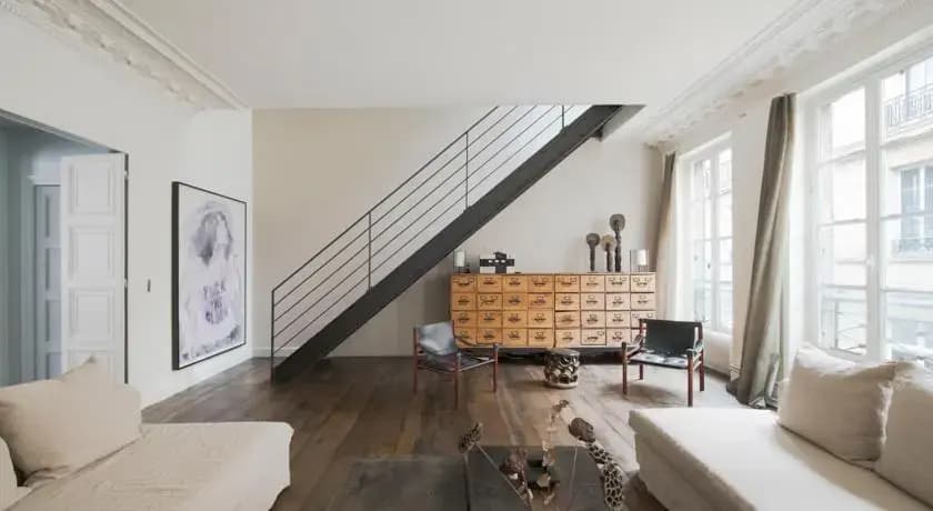 Class and Elegance: Parisian Apartment - photo 2
