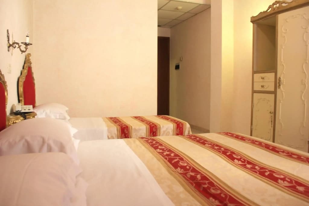 Romulus Hotel - photo 4
