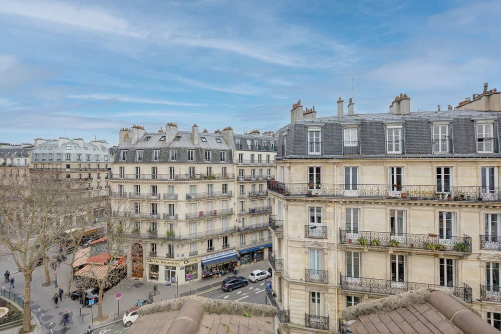 Cozy & Elegant Retreat Near Notre-Dame - photo 1