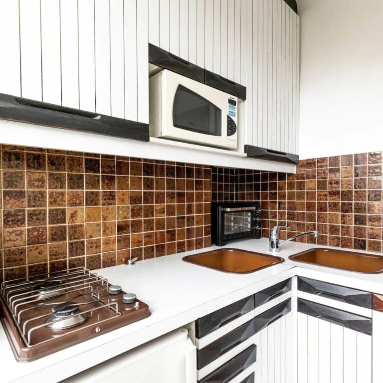 Amiral View Great 1 Bedroom Apartment in Paris - photo 15