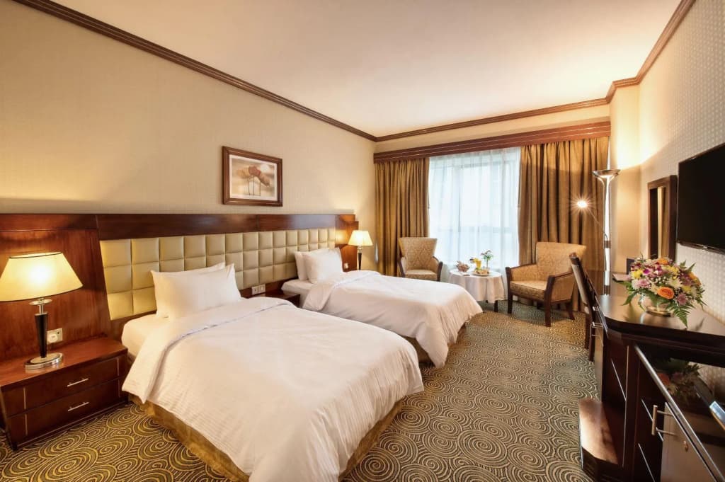 Grand Central Hotel - main photo